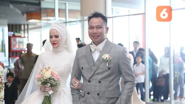 [Bintang] Vicky Prasetyo dan Angel Lelga