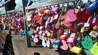 Menikmati Cinta di Namsan Tower