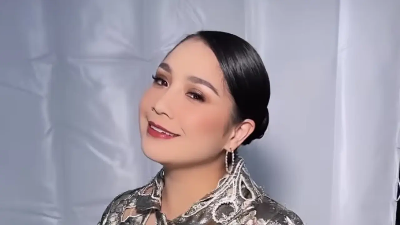 Tampilan Outfit  Artis Ternama Hadiri HUT SCTV 32 XtraOrdinary