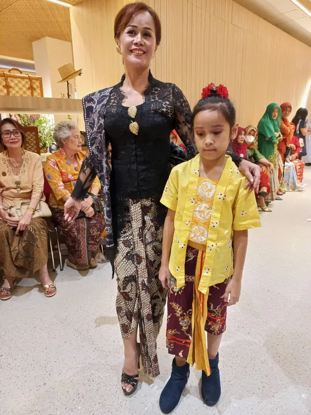 Tips Mix and Match Kebaya Ibu dan Anak