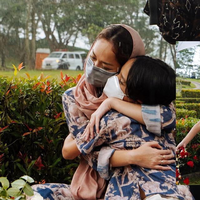 Peringati 1 Tahun Kepergian Ashraf Sinclair, Ini 6 Momen BCL Ziarah ke Makam Suami