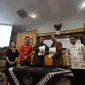 Menteri Dalam Negeri, Tjahjo Kumolo dan Wakil Rektor UGM, Paripurna Sugarda di Symposium Smart City 2016. (Liputan6.com)