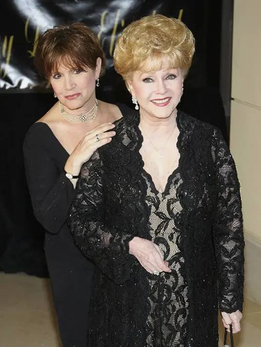 Pada bagian kata pengantar di buku karangannya, Carrie  menyampaikan rasa terima kasih kepada orang-orang terpentingnya. (AFP/Bintang.com)