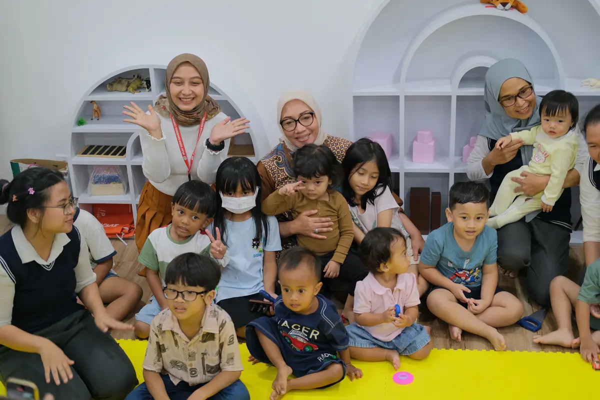 Menteri PPPA Arifah Fauzi, dalam peresmian fasilitas daycare permanen bernama Iplay di kantor pusat Godrej Consumer Products Indonesia (GCPI), Halim, Jakarta Timur.