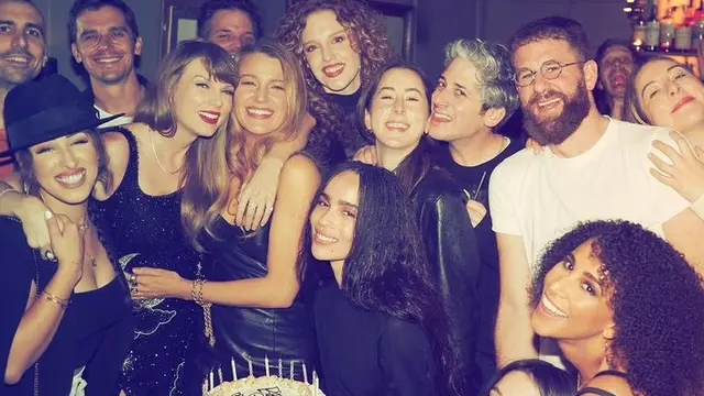 Taylor Swift Kenakan Mini Dress di hari ulang tahun.Dok. [@taylorswift]