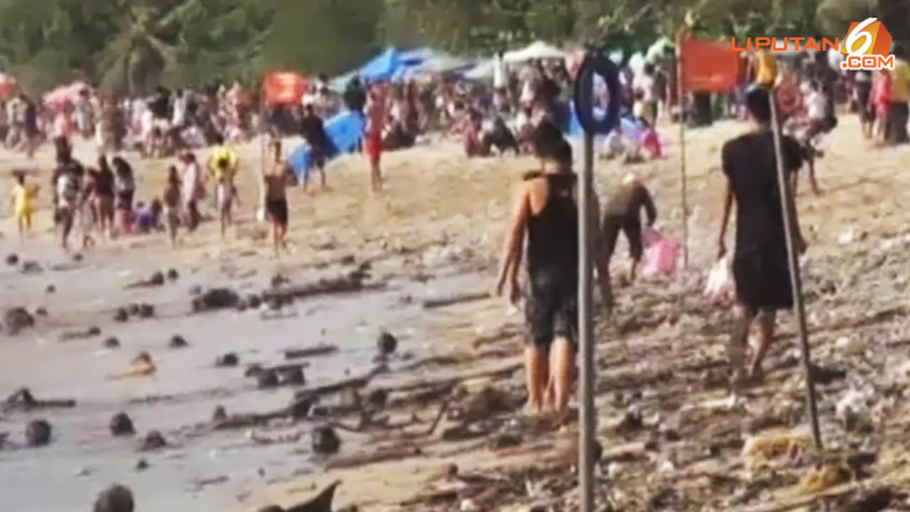 sampah-pantai-kuta-131226-b.jpg