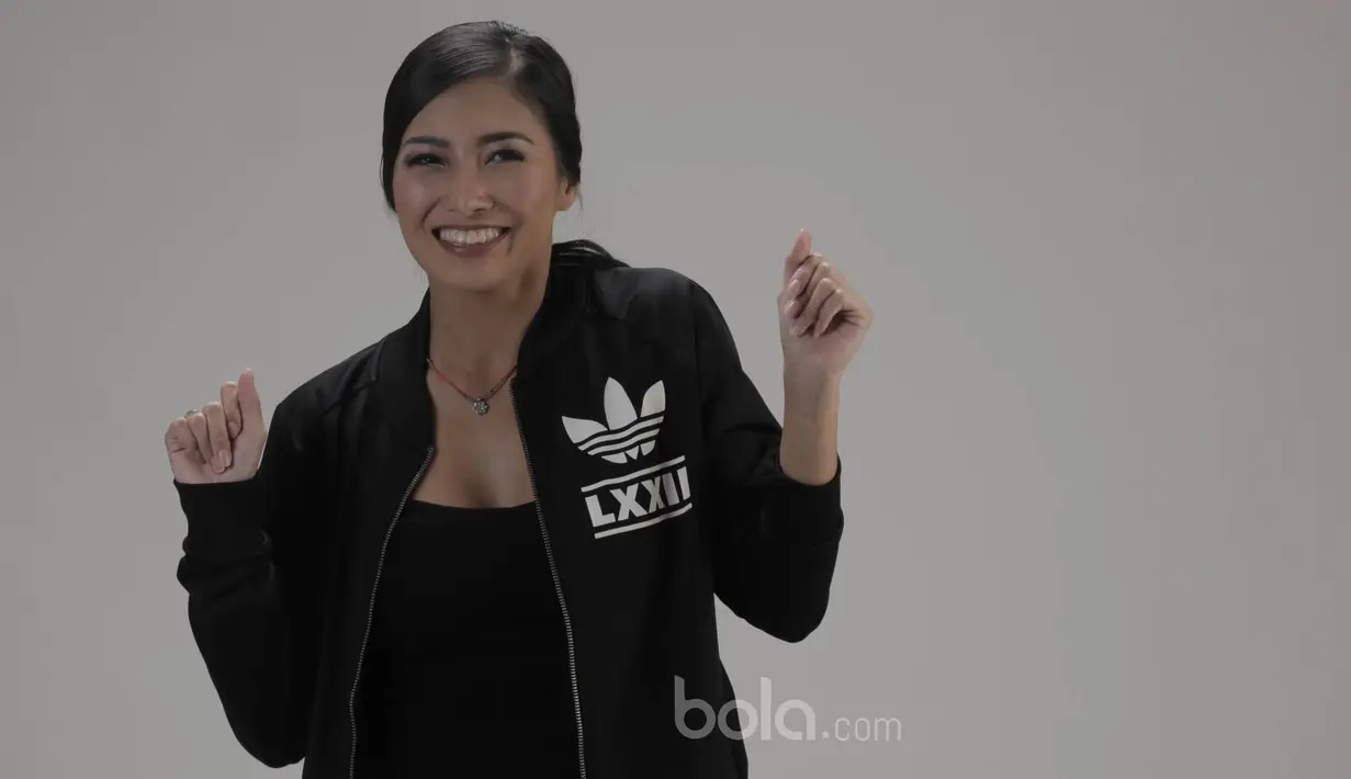 Menjadi pembawa acara olahraga menjadi salah satu momen terpenting dalam hidup Venilia Agik. (Bola.com/Vitalis Yogi Trisna)