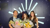 7 Fashion Wulan Guritno Hadiri Wisuda Anak, Tampil Cantik Elegan Pakai Outfit Serba Hitam