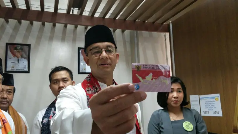 Gubernur DKI Jakarta Anies Baswedan meluncurkan program SI DUKUN 3 IN 1