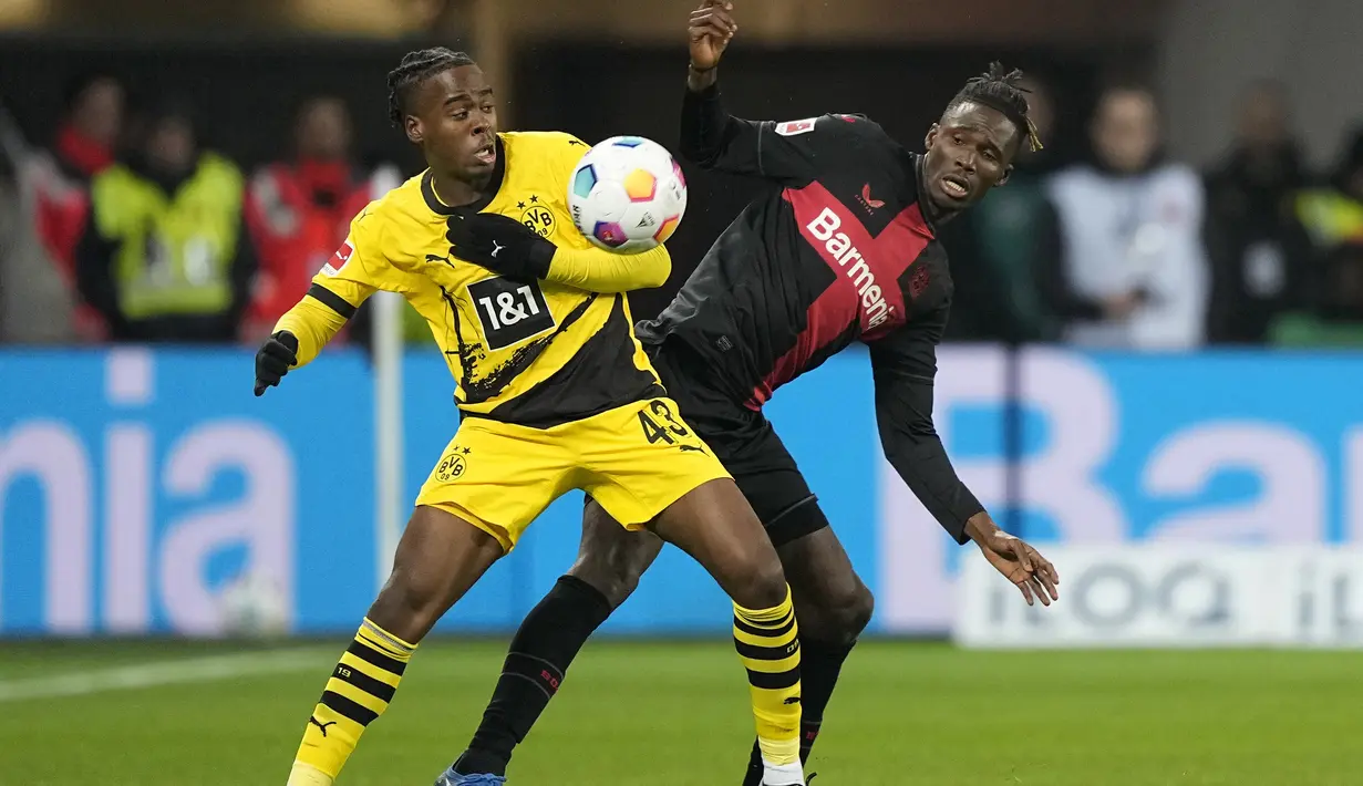 Hasil ini membawa Leverkusen ke puncak klasemen sementara dengan 35 angka dari 13 laga dan belum terkalahkan. (AP Photo/Martin Meissner)