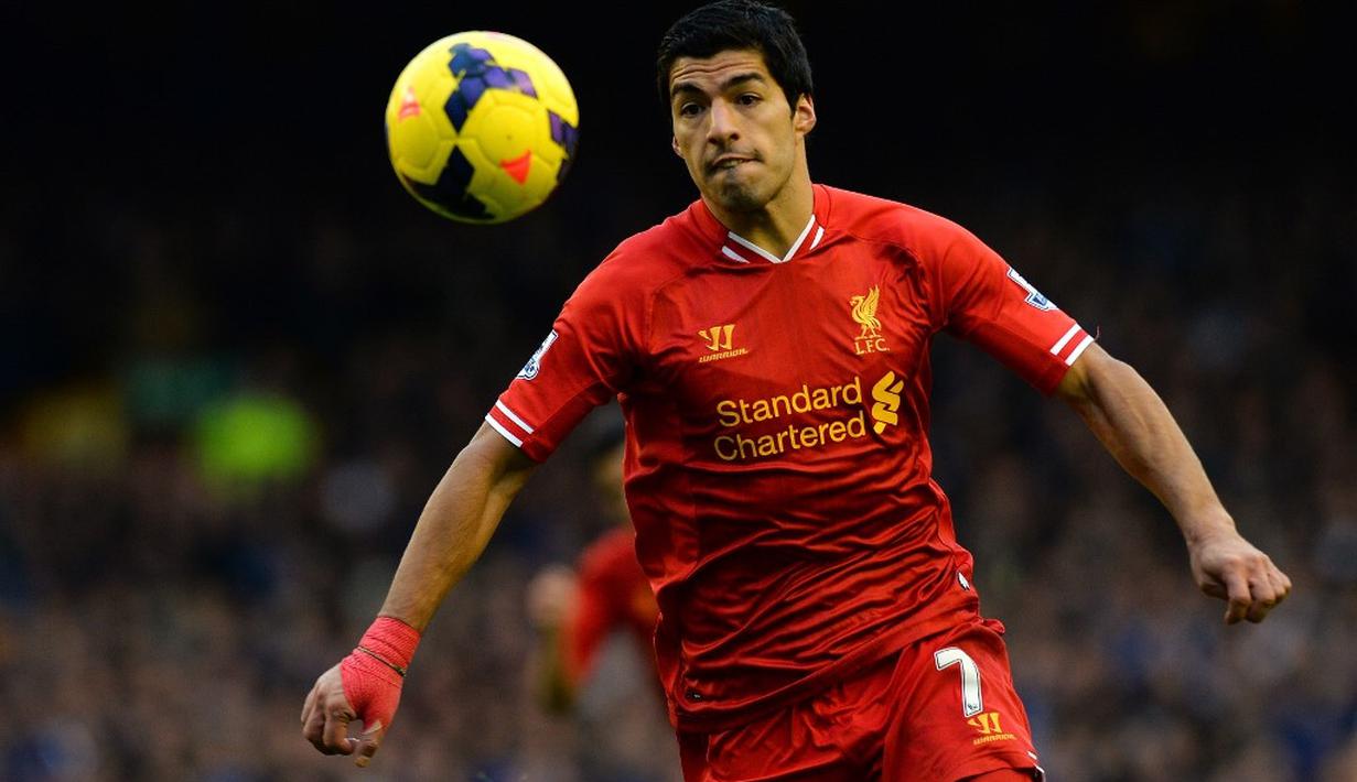 3. Luis Suarez - Menjadi pemain terbaik di Ajax berimbas kepada banyaknya tawaran dari klub papan atas eropa. Liverpool beruntung mendapatkan tanda tangan bomber timnas Uruguay tersebut pada musim 2010/11. (AFP/Paul Ellis)