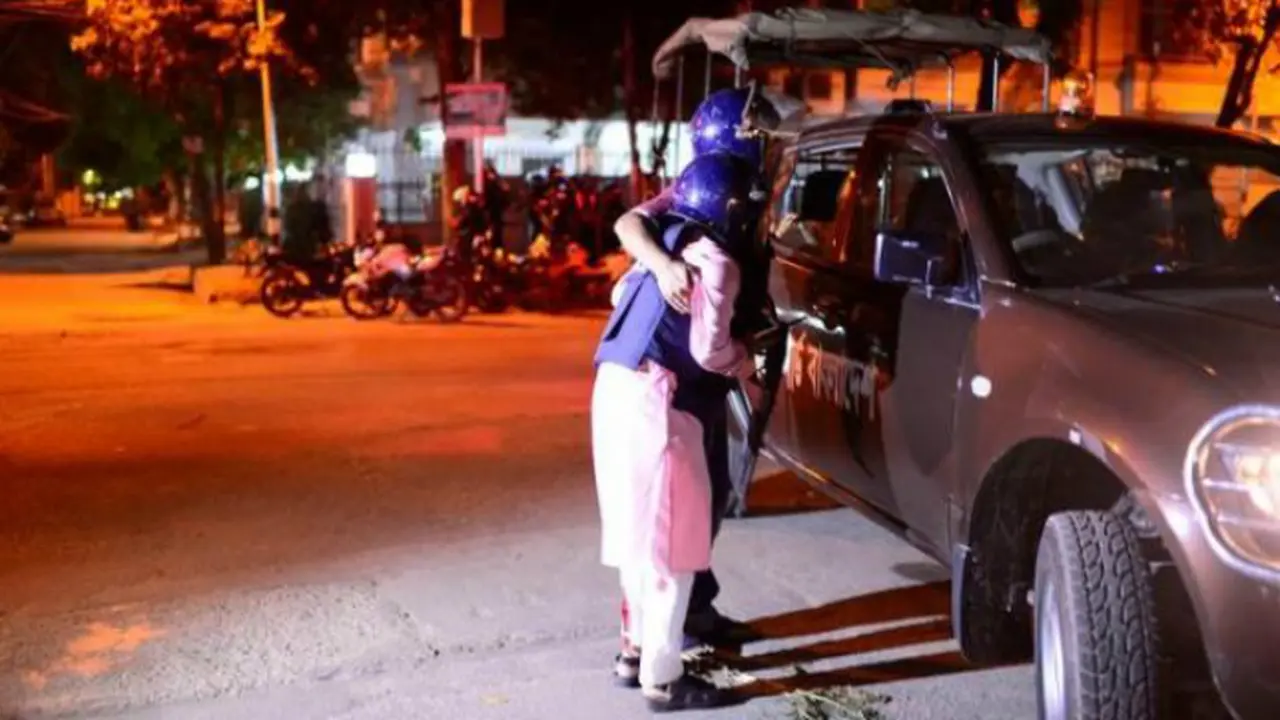 Serangan di kafe Bangladesh menyebabkan 20 orang meninggal