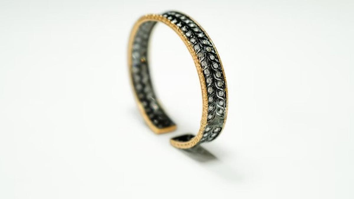 8 Model Gelang Emas 24 Karat 10 Gram yang Lagi Tren, Elegan Dipakai ke Kondangan hingga Hangout