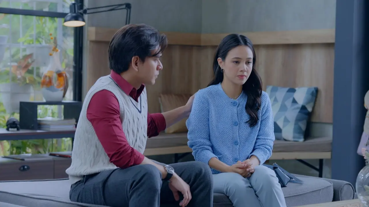 Di Antara Dua Cinta
