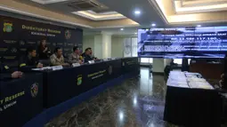 Tercatat, sudah ada 207 orang telah mengadu dengan total kerugian lebih dari Rp 11,5 miliar. Tampak dalam foto, layar menampilkan total jumlah kerugian korban saat rili kasus penipuan yang dilakukan Ayu Puspita, pemilik Wedding Organizer by Ayu Puspita, di Gedung Ditreskrimum Polda Metro Jaya, Sabtu (13/12/2025). (Kapanlagi.com/Budy Santoso)