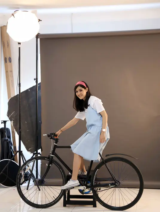 Dalam sinetron terbarunya, ia akan memerankan cewek yang gadis ekstrovert dan tomboy yang ambisius. Pemilik nama asli Cut Syifa Hanasalsabila itu memerankan Kasih. (Nurwahyunan/Bintang.com)