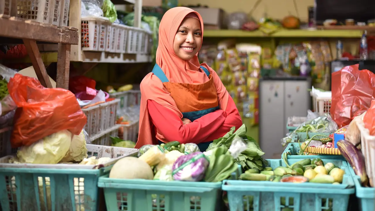 Neneng Nurmayanti, pemilik Toko Sayur Mayur Ibu War (Dok. Grab Indonesia)