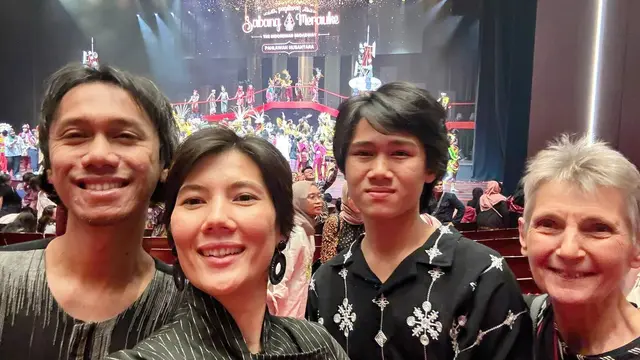 6 Potret Sarah Istri Eross Candra Sheila on 7 Bareng Ibu Berdarah Prancis,