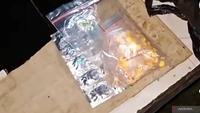 Isi Tas Hitam yang Ditemukan di Gang Pinang Ranti (AntaraNews)