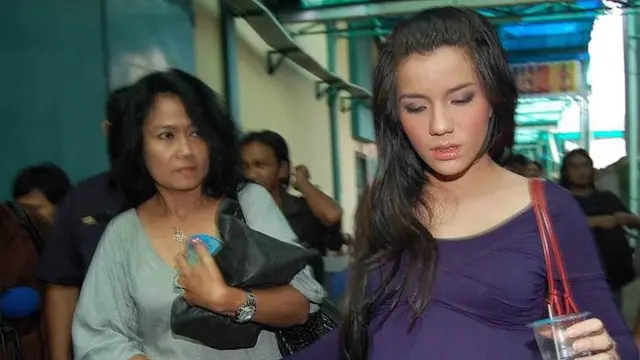 7 Potret Sheila Marcia Saat Hamil dari Anak Pertama Hingga Kelima, Kini Dipuji Makin Bersinar