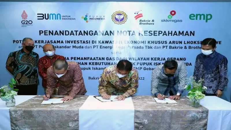 MoU kerja sama investasi di kawasan ekonomi khusus (KEK) Arun Lhokseumawe (Foto: PT Energi Mega Persada Tbk)