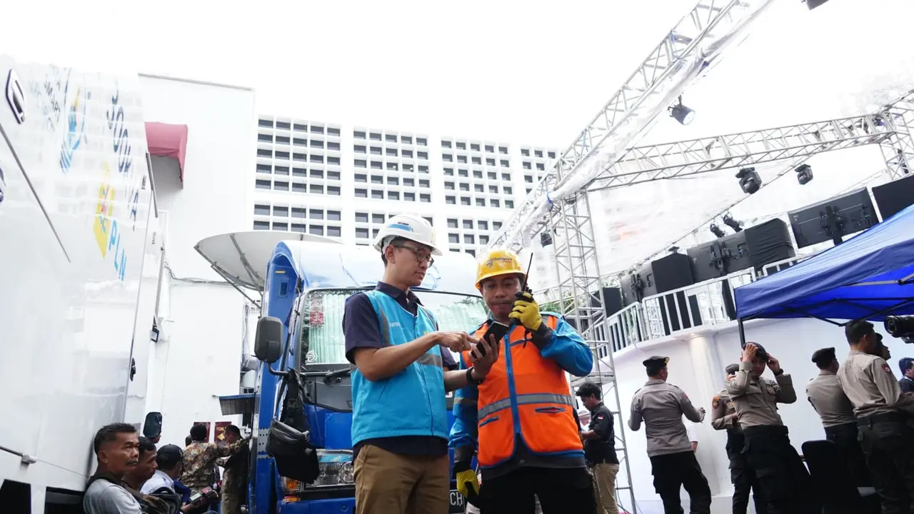 Dalam rangka debat Capres Cawapres Pemilu 2024 di gedung KPU Jakarta, PLN Unit Induk Distribusi Jakarta Raya menyiagakan 65 personel