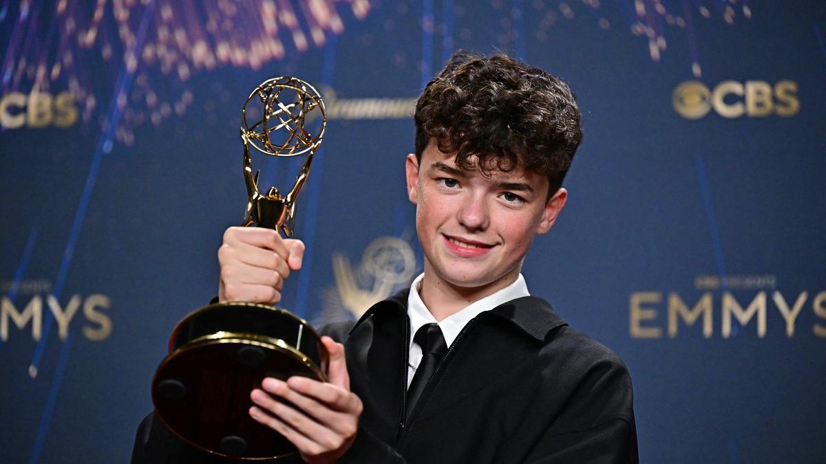 Bintang Adolescence Owen Cooper Cetak Sejarah, Aktor Termuda Peraih Piala dalam Sejarah Emmy Awards