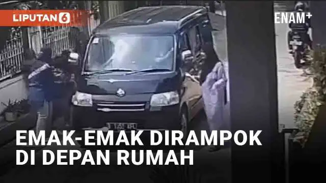 Seorang emak-emak jadi korban perampokan dua pria bermotor. Terjadi di depan rumah korban di Perumahan Delta Pekayon, Bekasi, Jawa Barat (16/1/2023). Korban baru turun dari mobil usai mengambil uang Rp 15 juta di bank.