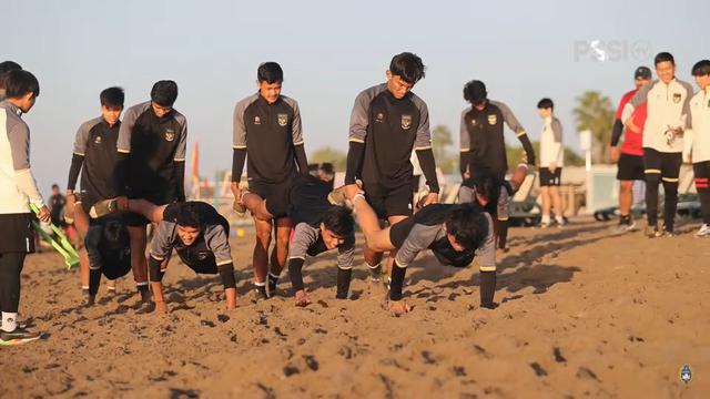 Latihan fisik Timnas Indonesia U-20 di Turki.