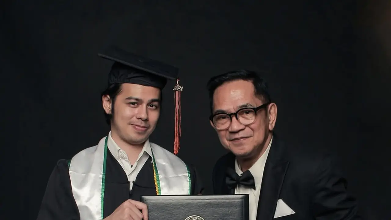 6 Potret Kenangan Hangat Surya Sahetapy dan Ray Sahetapy, Sosok Ayah Penyayang