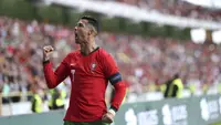 5 Pemain Terlengkap dalam Sejarah Sepak Bola: Cristiano Ronaldo Masuk, Lionel Messi Minggir Dulu