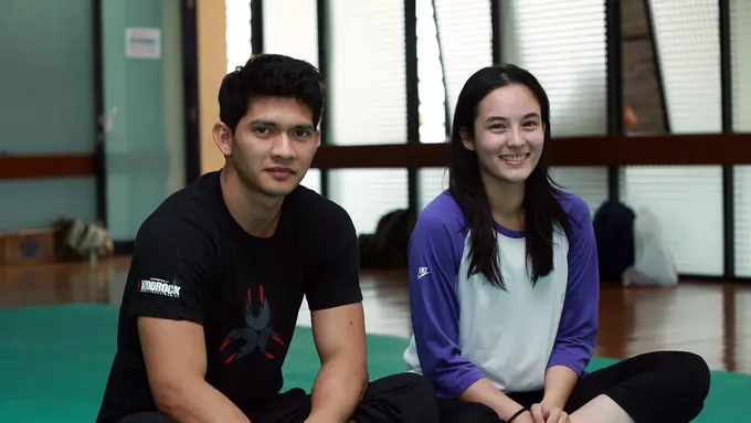[Bintang] Iko Uwais dan Chelsea Islan