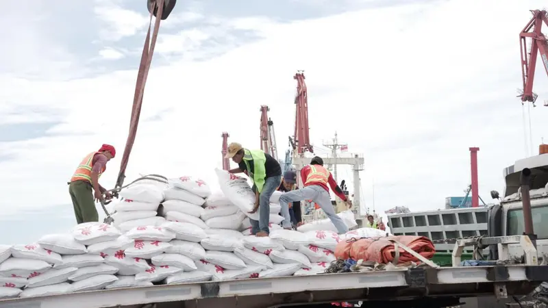 Holding BUMN Pangan ID Food mengimpor 32.500 ton gula kristal putih (GKP)