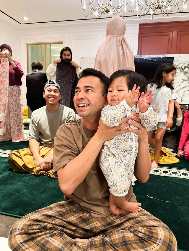 Sahur Keluarga Besar Raffi Ahmad