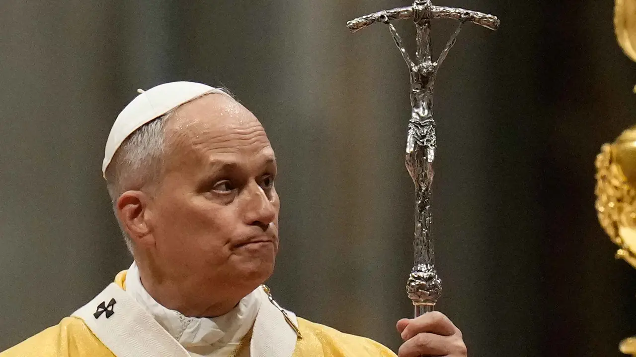 Misa Natal Perdana: Paus Leo XIV Serukan Perdamaian, Bela Kaum Papa dan Terlupakan