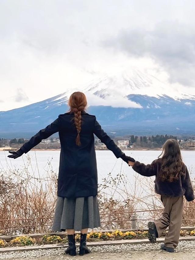 Potret Aura Kasih Liburan Ke Jepang Bersama Sang Anak Arabella (credit: instagram/aurakasih)