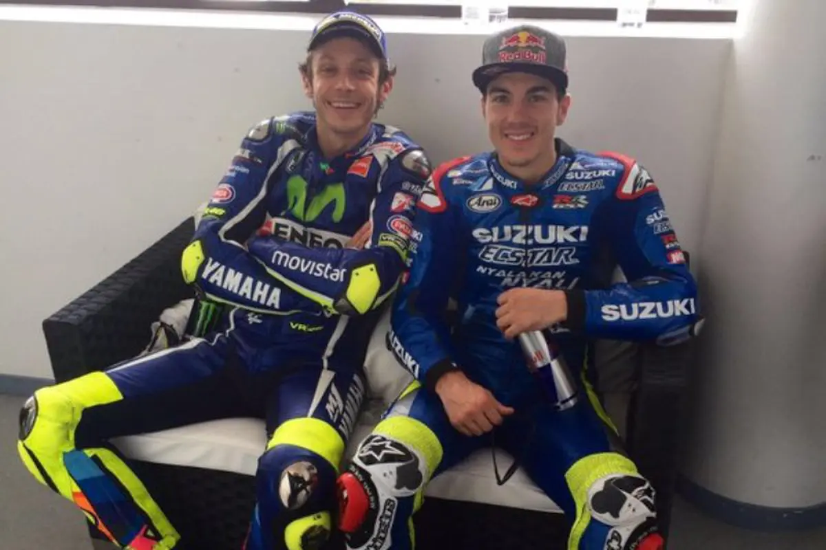 Valentino Rossi dan Maverick Vinales (kanan)