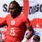 Aksi Djed Spence dalam laga Inggris vs Selandia Baru, 7 Juni 2026. (AP Photo/Chris O'Meara)