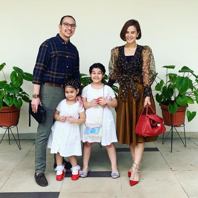 Artis Cantik yang Menikah dengan Dokter, Terbaru Isyana Sarasvati