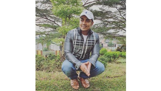 Sering Pakai Baju Koko, Ini 7 Gaya Santai Ustaz Riza Muhammad