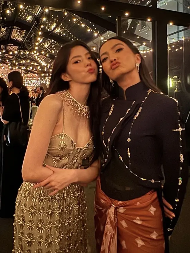 Raline Shah dan Han So Hee di Festival Film Cannes.[@ralineshah]