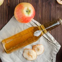 Cuka apel dengan beribu manfaat untuk kesehatan//copyright freepik/8photo