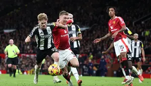MU Perkuat Sektor Kiri Pertahanan, Bek Newcastle dan Arsenal Masuk Bidikan