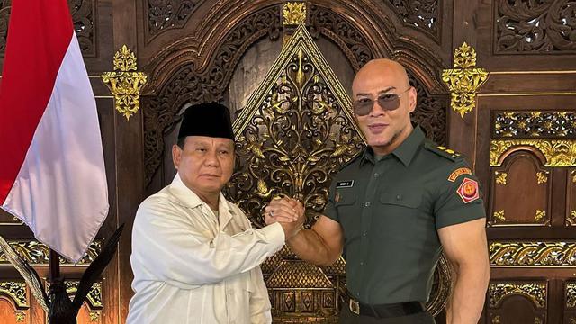 5 Potret Deddy Corbuzier Dapat Pangkat Letnan Kolonel Tituler Angkatan Darat, Bangga