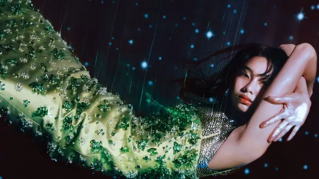 Potret Debut Jung Ho Yeon Sebagai Perempuan Korea Selatan yang Tampil di Sampul Vogue