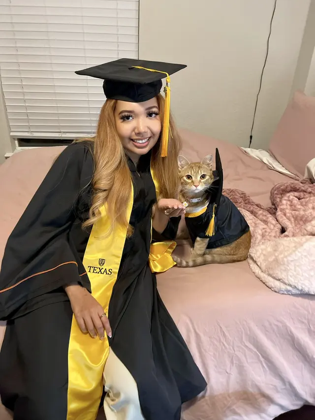 Kucing Wisuda