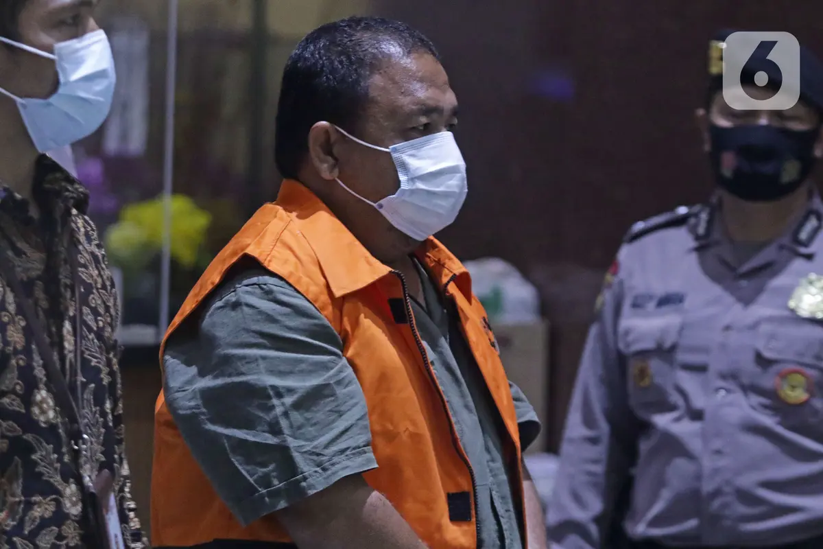 FOTO: KPK Tahan Bupati Langkat Terbit Rencana Perangin Angin