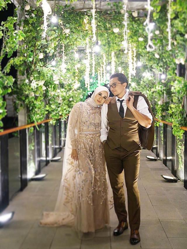 Unggah Foto Terakhir Bersama Suami, Ini 6 Momen Manis Laudya Cinthia Bella dengan Engku Emran