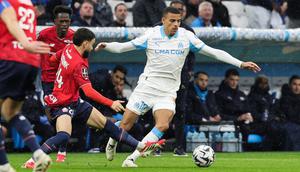 Calvin Verdonk menjalani akhir pekan ini dengan menjadi starter saat Lille bertandang ke markas Marseille dalam laga pekan ke-27 Ligue 1 2025/2026 di Stade Velodrome, Minggu (22//3/2026) malam WIB. (AFP/Pascal Pochard-Casabianca)