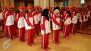 Kontingen atlit mahasiswa DKI Jakarta yang akan berlaga di Pomnas XIV/Aceh saat mengikuti upacara pelepasan di Balai Agung Jakarta, Selasa (10/11/2015). Jakarta menerjunkan 310 atlit berikut official. (Liputan6.com/Helmi Fithriansyah)  